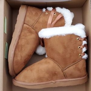Girls Size 4 Faux Suede Boots